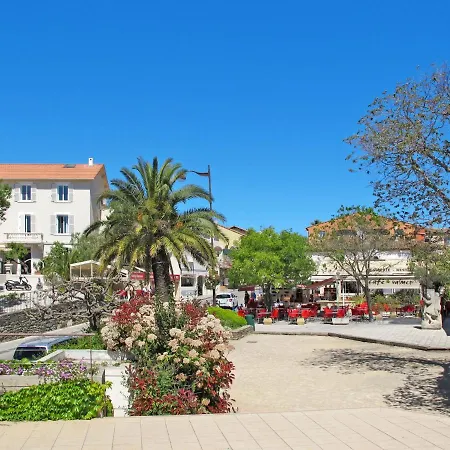 Apartment Les Mas De Gigaro By Interhome